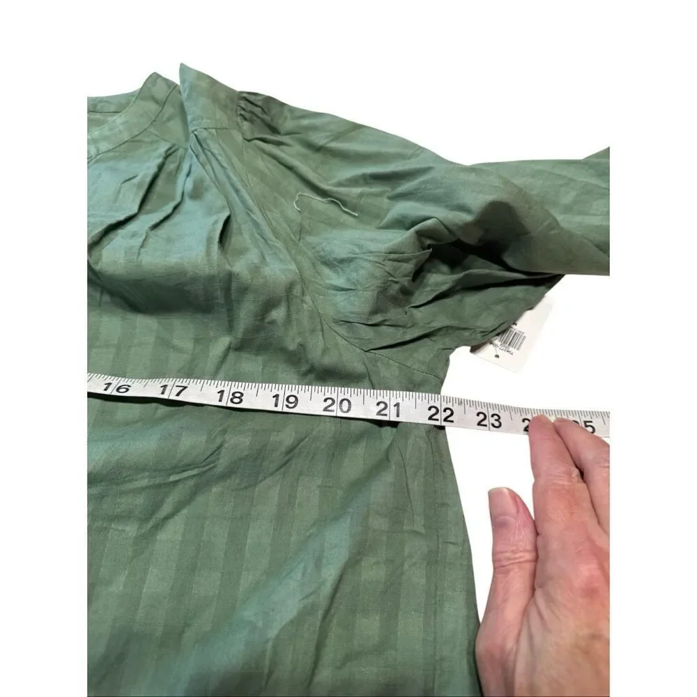 Old Navy women's striped, puff-sleeve blouse Green Sz M NWT